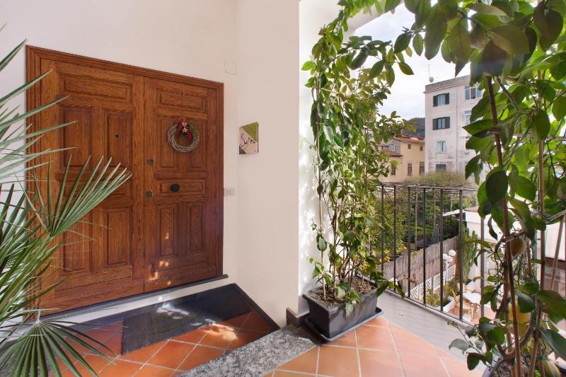 Estate4home - Surreo Luxury Apartment - image 7