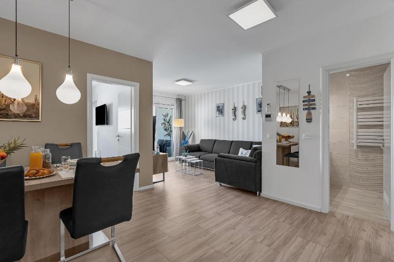 Luxury Apartment Iris - image 2