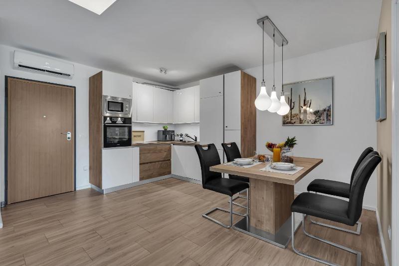 Luxury Apartment Iris - image 6