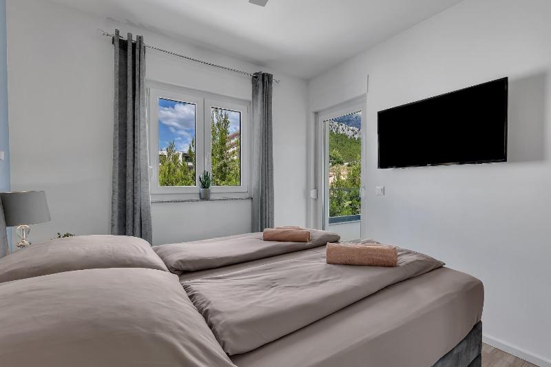 Luxury Apartment Iris - image 27