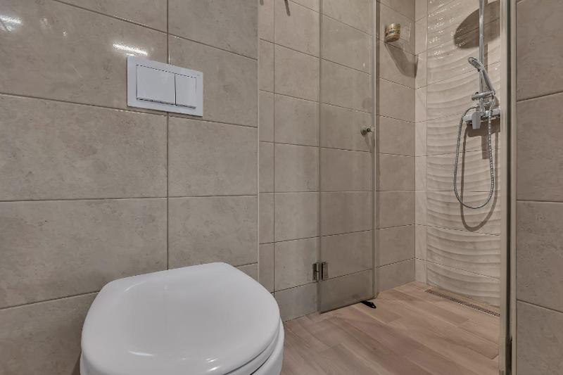 Luxury Apartment Iris - image 32