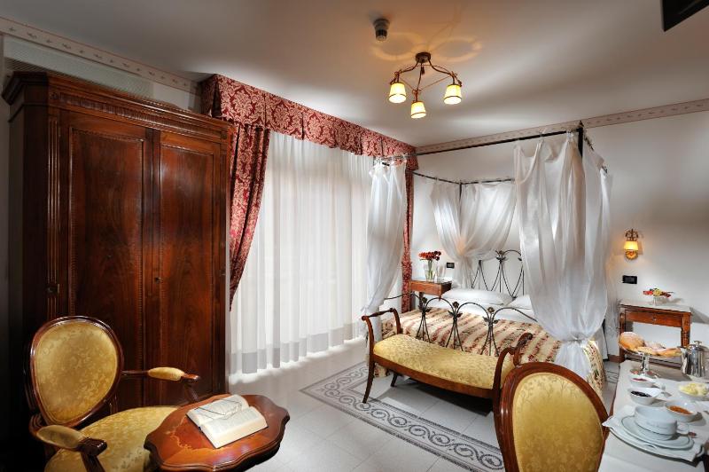 Two Connecting Double Rooms with Terrace image 1