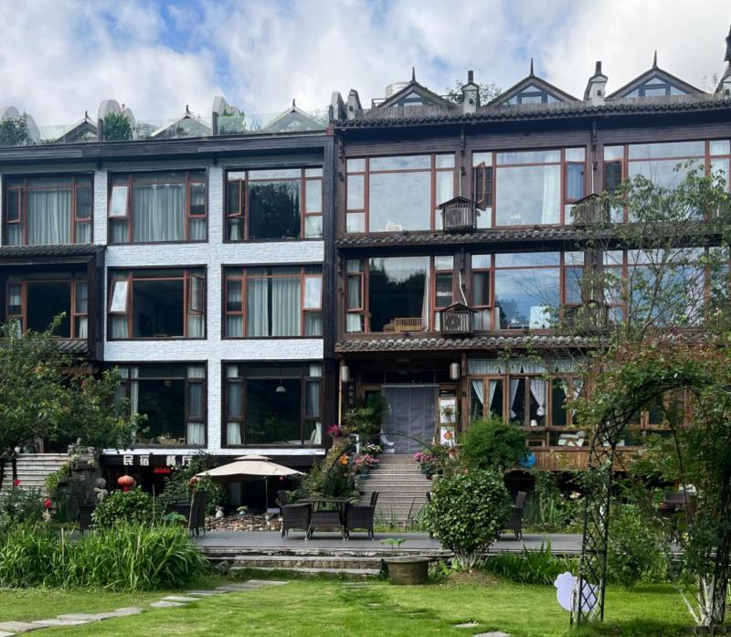 Inshan Mountain Boutique Lodge Near Zhangjiajie National Forest Park South Gate With Garden Mountain Views Traditional Chinese Residence Style Quiet Retreats For Travelers Seeking Nature And Seclusion - image 32