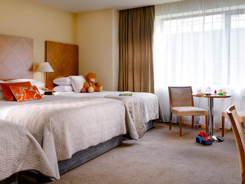 Superior Quadruple Room image 3