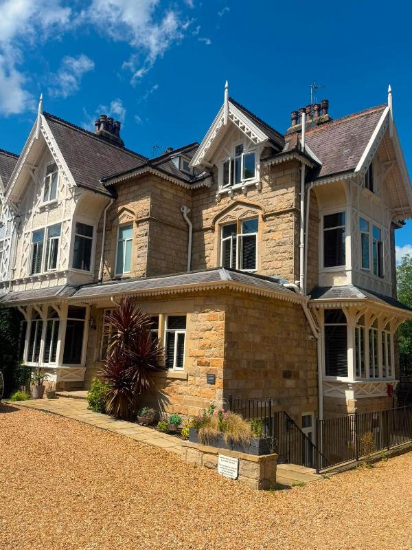 The Lawrance Luxury Aparthotel - Harrogate - image 28