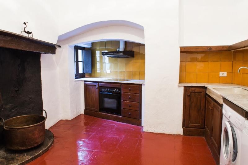 Two-Bedroom Apartment with Balcony and Terrace image 3