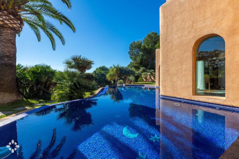 Villa Alhambra Del Portet by Abahana Luxe - image 30