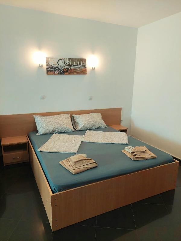 Meni Apartments and Guest Rooms - image 20