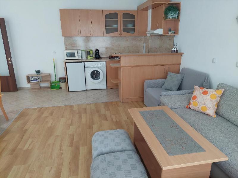 Meni Apartments and Guest Rooms - image 9