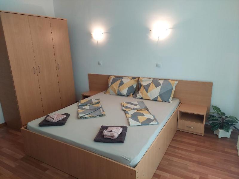 Meni Apartments and Guest Rooms - image 11