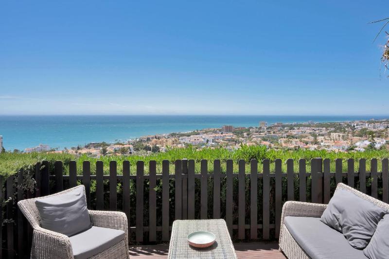 Elegante duplex con increibles vistas al mar Mijas - Cascada de Riviera C2 - image 1