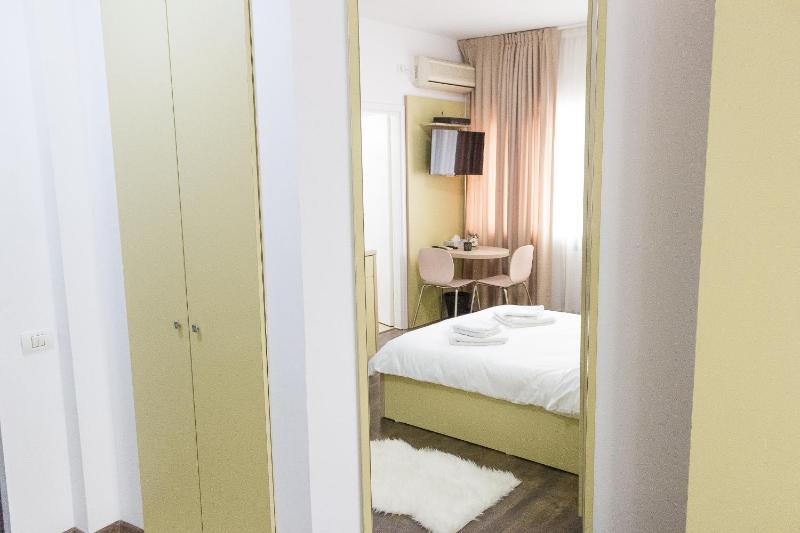 Studio Apartment image 4