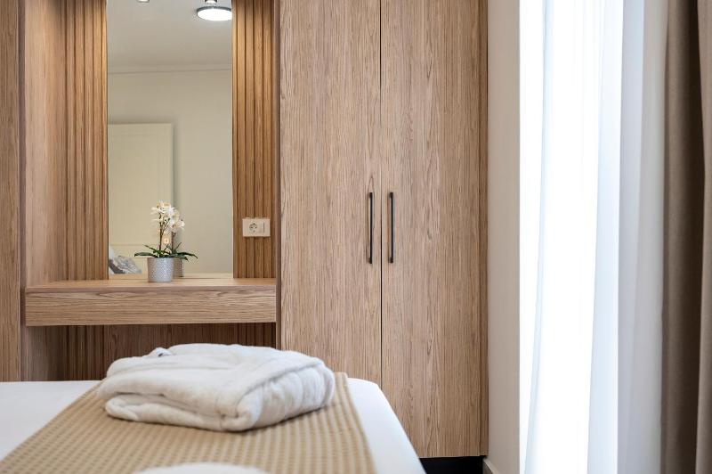 Aelia City Suites - image 40