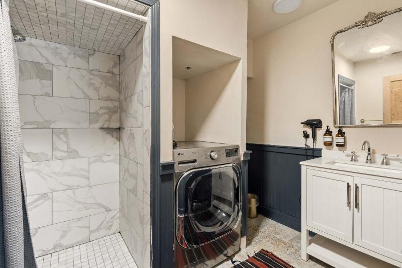 Historic 1840s Cottage Villa 2 min Steps from French Quarter 9br 7ba - image 13