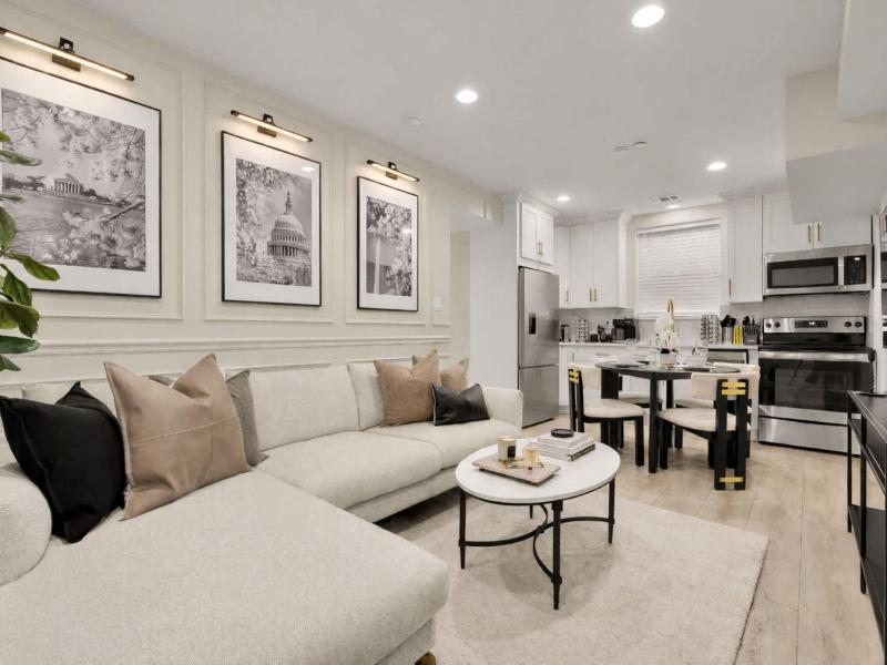 Luxury 3-BR - Parking - EV Charger - Walk to Metro - image 1