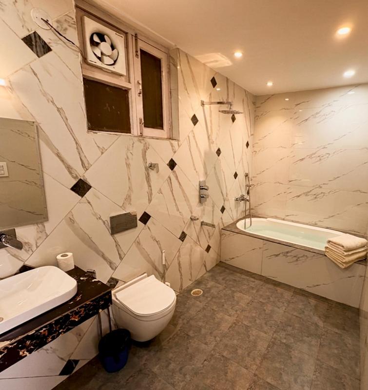 Himalayan View Retreat Kasauli Operated By Evening Sky Hotels - image 10