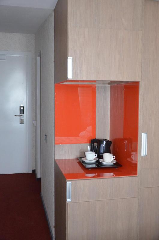 Twin Room image 3
