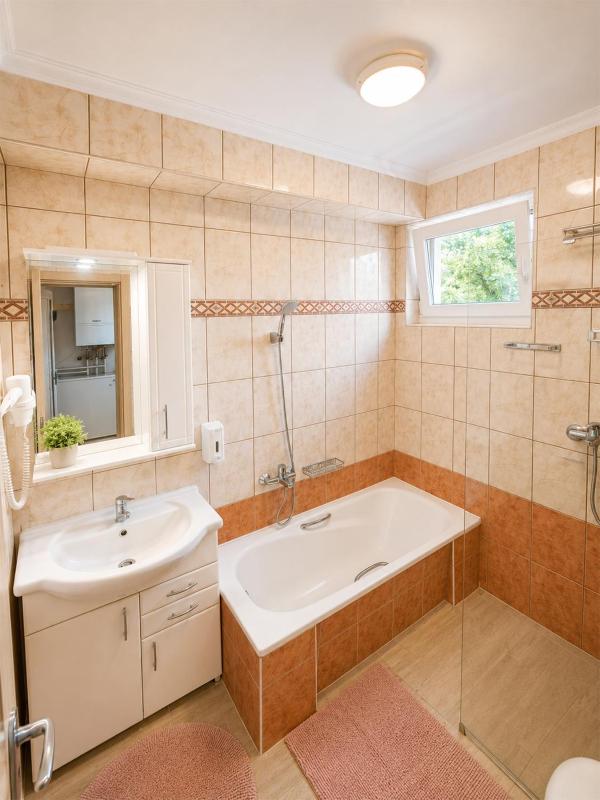 Gázláng Apartman - image 22