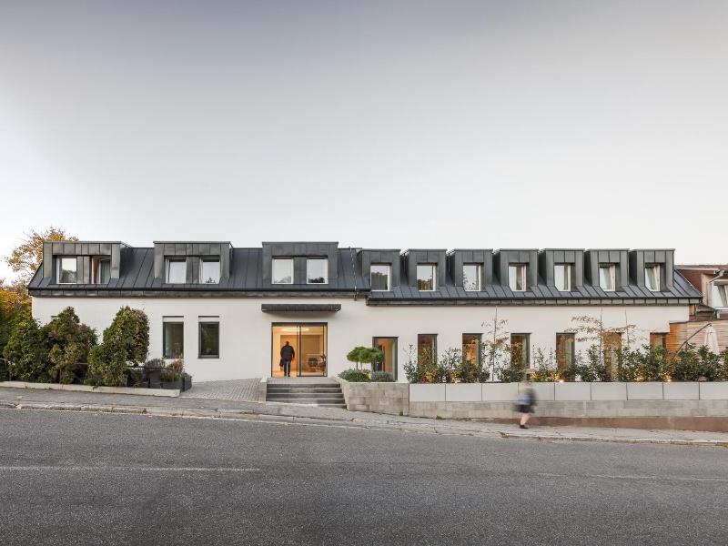 Hotel Gardinn - Free Parking and Quiet Garden - image 1