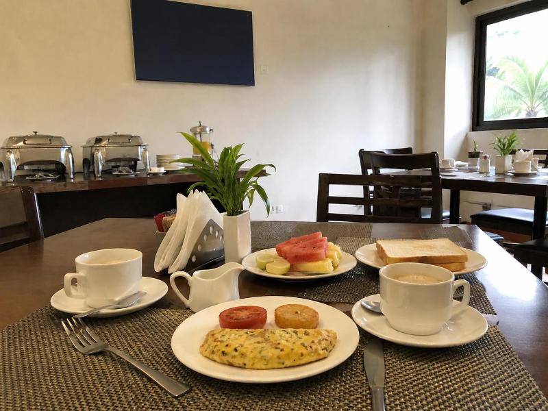 Hotel Blue Galaxy Gaur City Noida - image 3