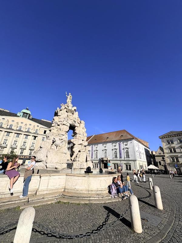 Black Style ROOMS Moravske namesti - image 28