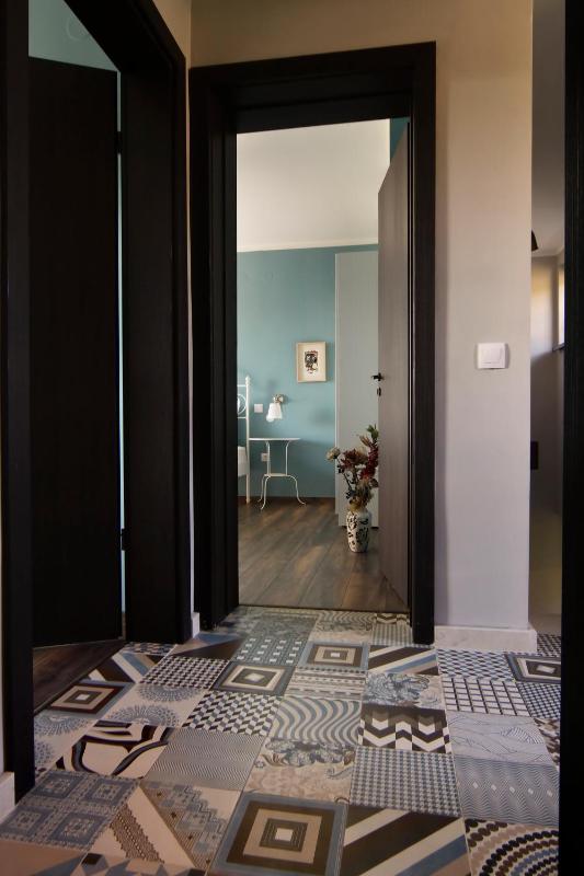 One-Bedroom Apartment image 2