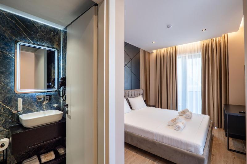 Zurich Hotel - image 2