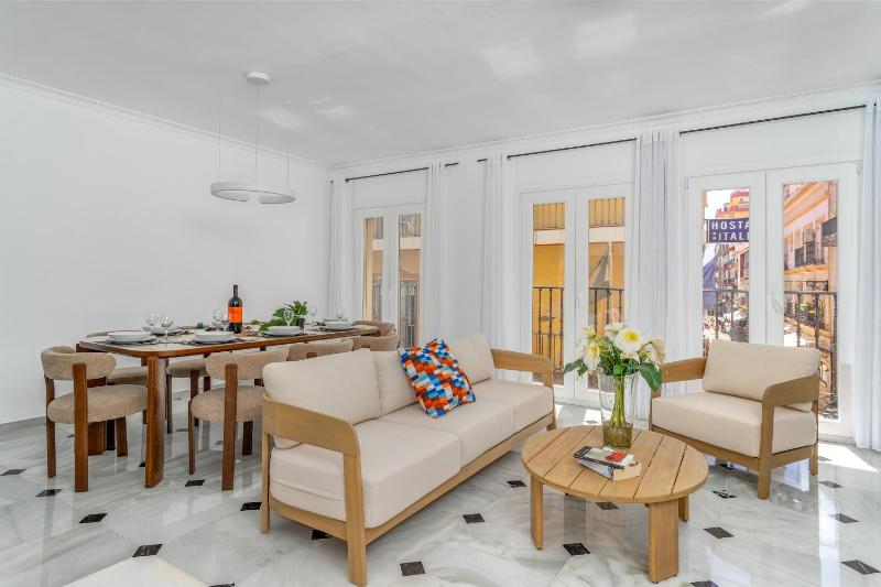 Fuengirola Beach & City Center Apartment - image 17