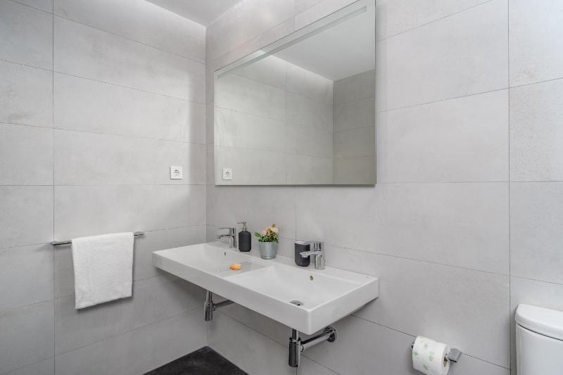 Fuengirola Beach & City Center Apartment - image 15