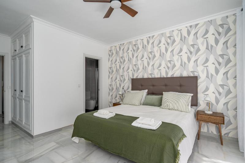 Fuengirola Beach & City Center Apartment - image 26