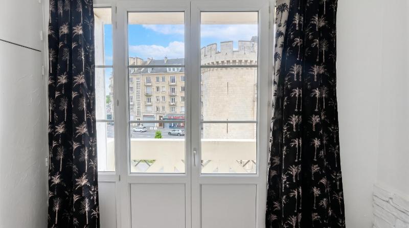 Appartement spacieux à Caen 65 m² avec balcon vue sur la ville - image 3