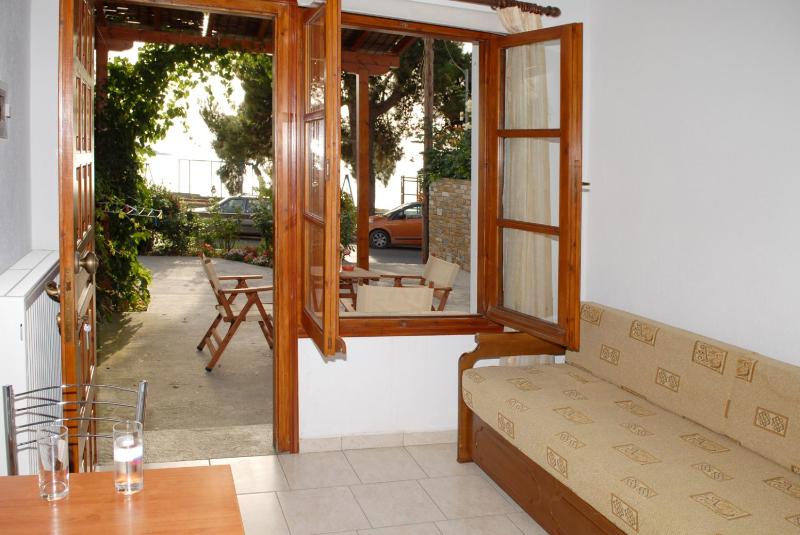 Studio with Sea View image 2