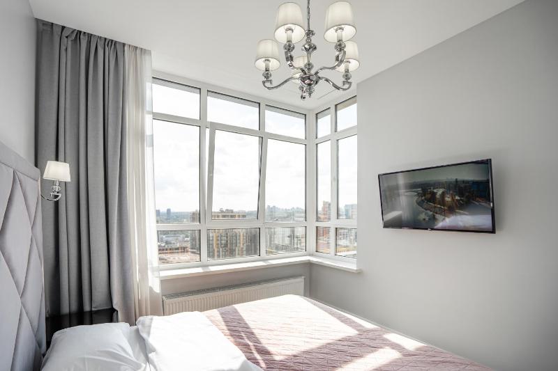 19-408 Central Park John McCain 7 Kyiv centre panoramic city view 15 kW backup power Petrovdom Apartment - image 4