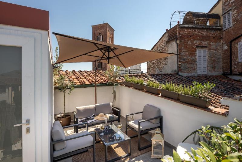 Lucca Old Town Apartment - image 40