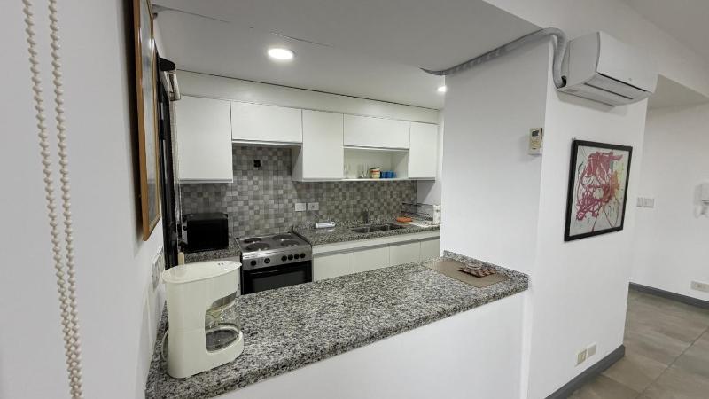 Excelente departamento en pleno centro - image 4