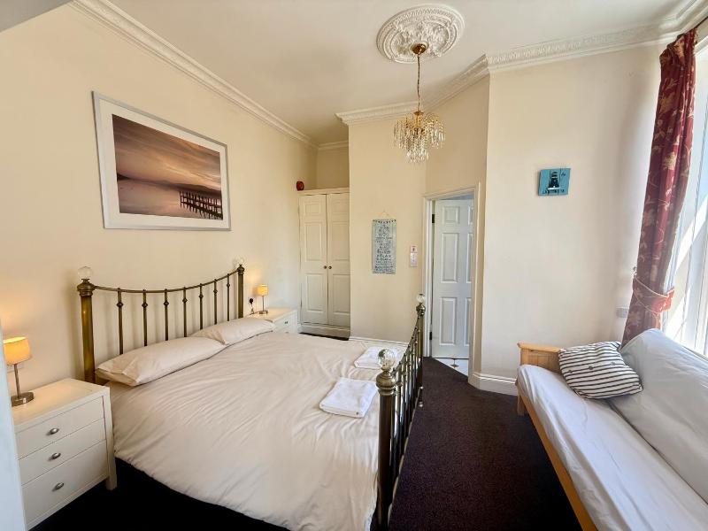Belgravia Holiday Apartments - image 37