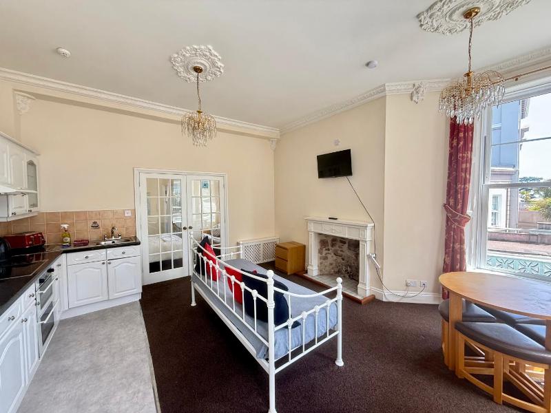 Belgravia Holiday Apartments - image 34