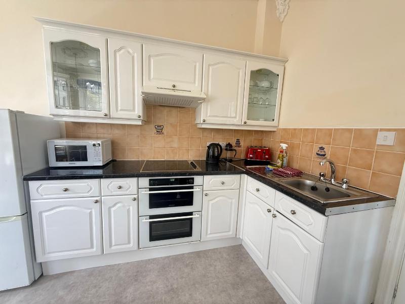 Belgravia Holiday Apartments - image 36