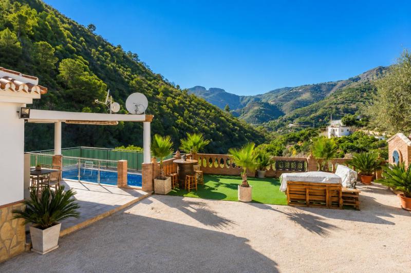 Villa Cecilia Large Private Pool AC WiFi - image 10