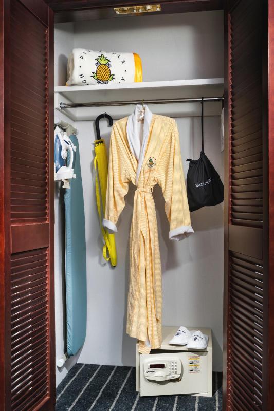 Executive King Suite image 3