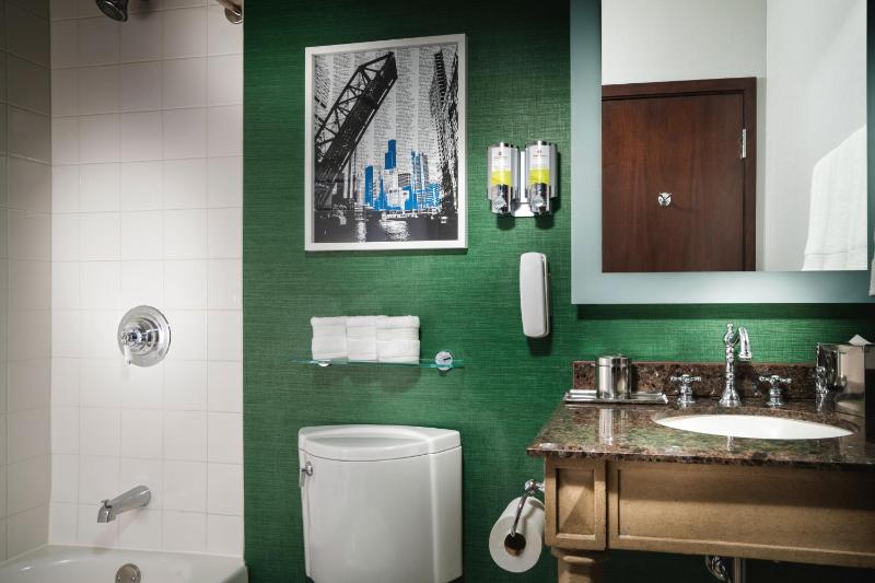 Executive King Suite image 2