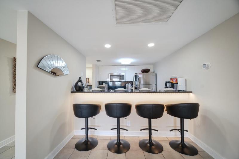 NEW Amazing large 4BR direct oceanfront Penthouse On Ocean Drive!! - image 6