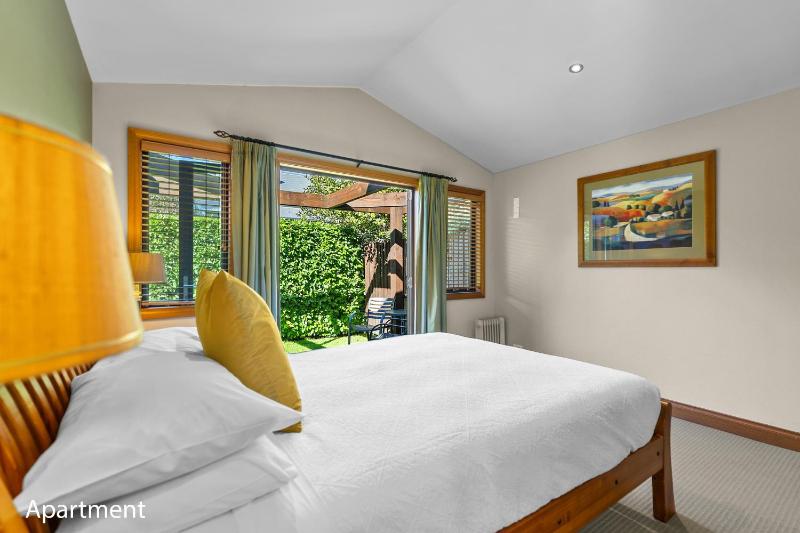 Lansdown Apartments - image 17