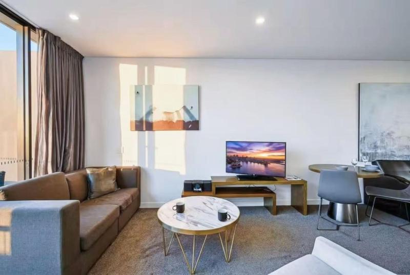Stylish 1BD Apt Near Chatswood Train Station - image 5