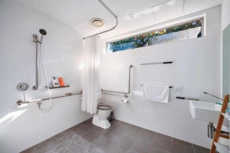 Stylish 1BD Apt Near Chatswood Train Station - image 10