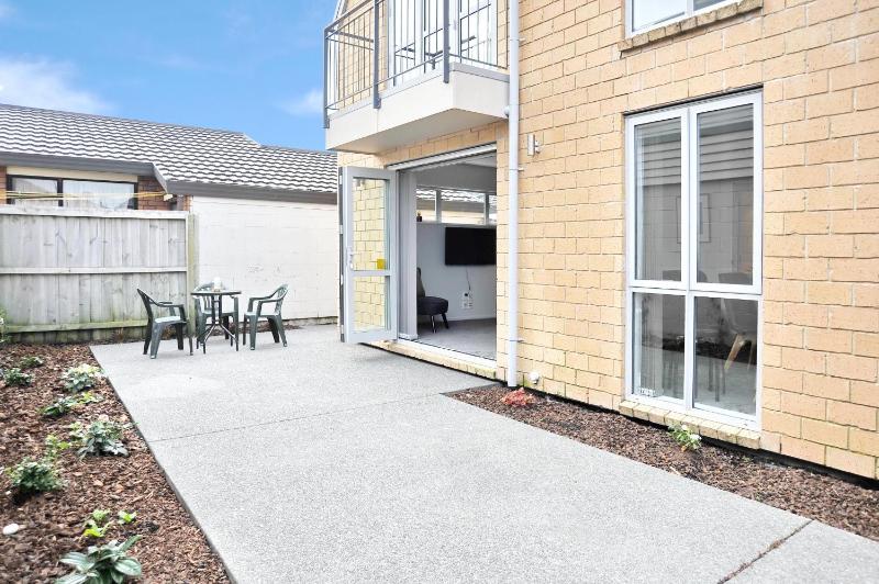 Riccarton 5BR 400m to Westfield Mall - Regents 94A - image 13