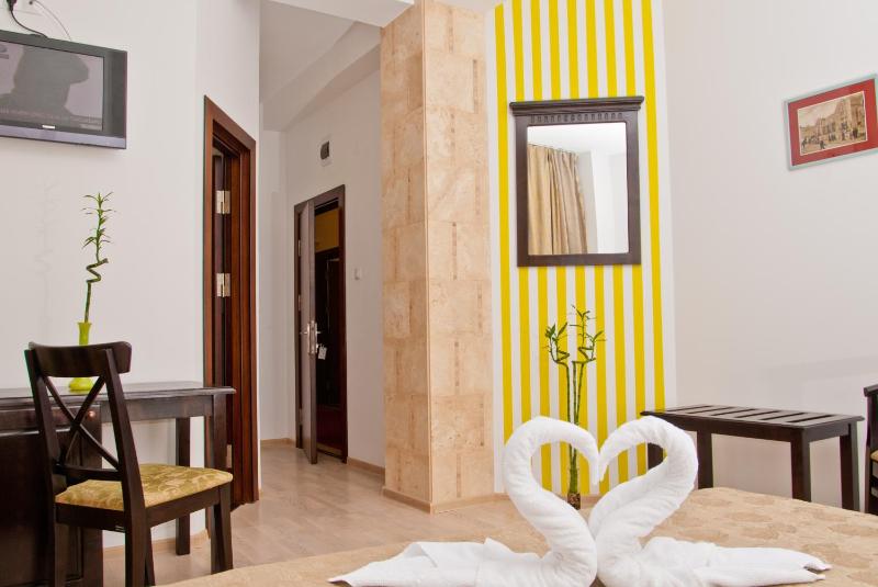 Business Twin Room image 2