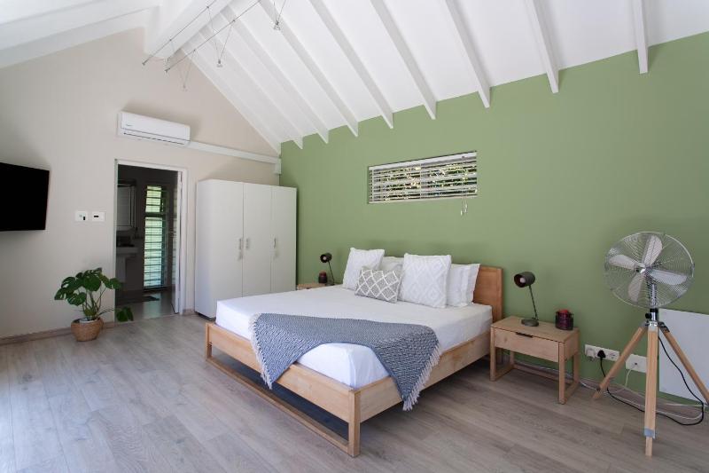 The Barn Style Cottage - image 13