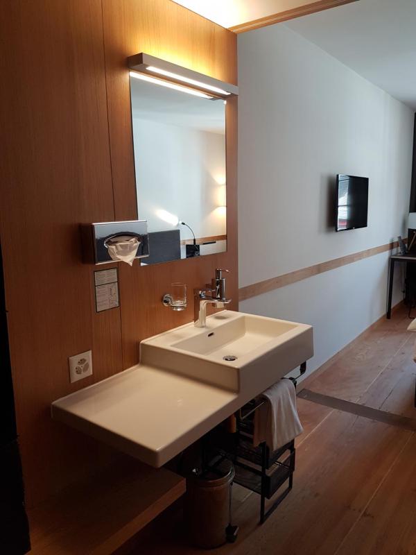 Double Room with City View image 3