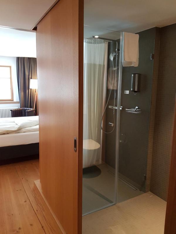 Double Room with City View image 4